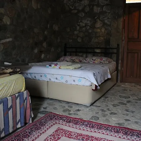 Ikizler Konuk Evi Гостевой дом Эдремит