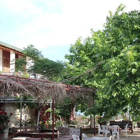 Ikizler Konuk Evi Гостевой дом *